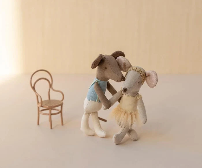 Ballet dancer mouse, Big sister