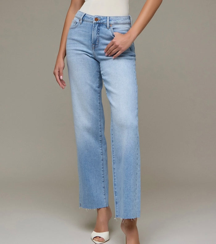 Medium Light Clean Stretch Mid Rise Classic Straight
