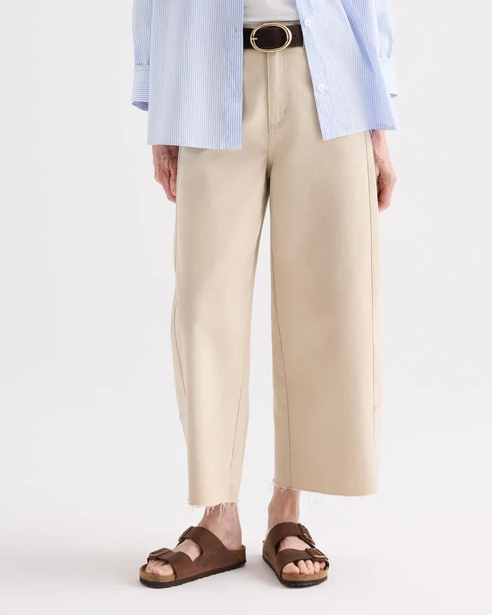 Slouchy Boyfriend Jeans - Sandshell