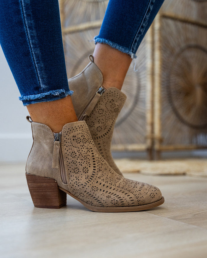Very G Gwen Boots - Beige FINAL SALE Very G