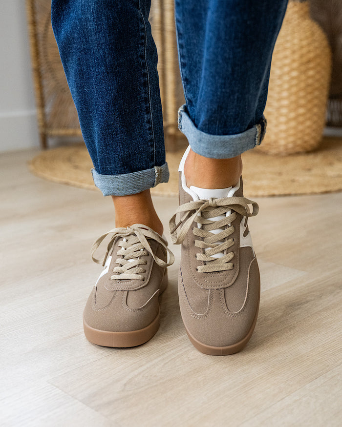Very G Retro Sneakers - Brown SALE Very G