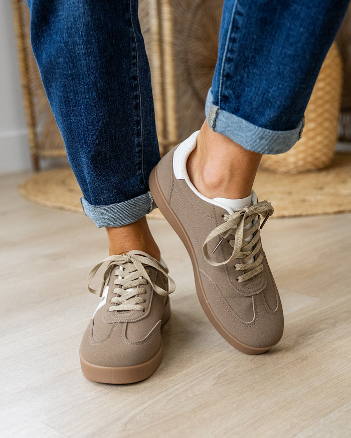 Very G Retro Sneakers - Brown SALE Very G