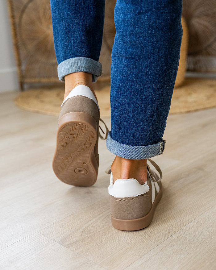 Very G Retro Sneakers - Brown SALE Very G